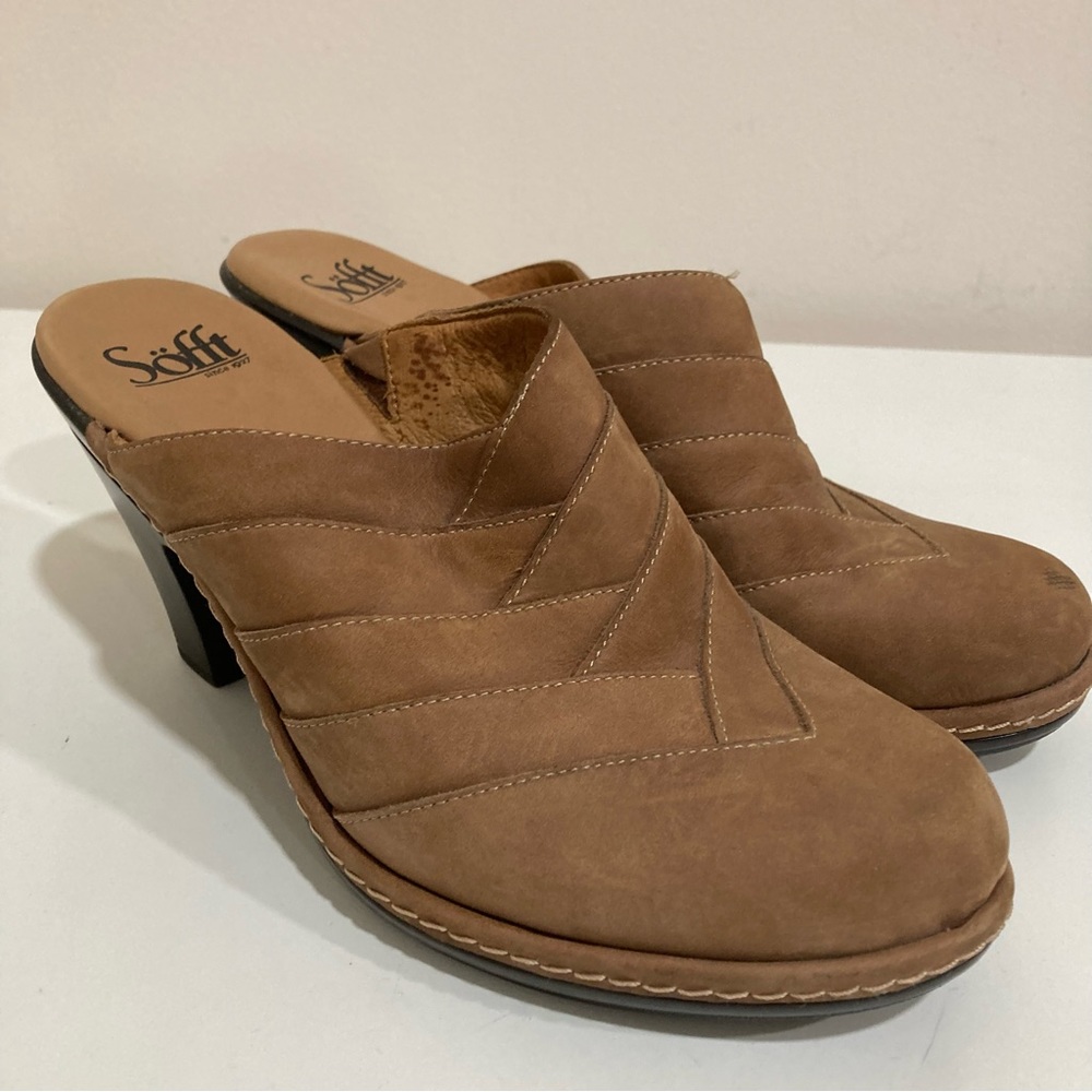 Sofft Smooth Tan Camel Leather Mules - 8